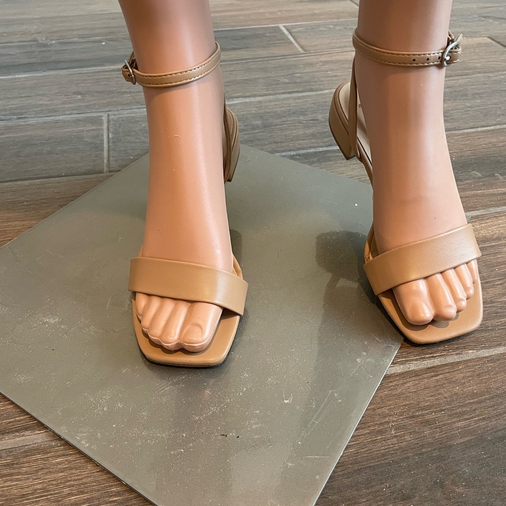A New Day Women’s Delores Ankle Strap Sandals Tan Low Heel Size 6 w/ Square Toe